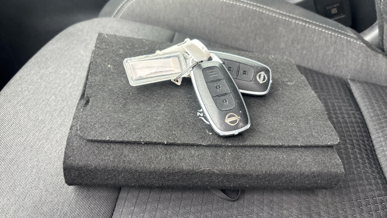 Nissan Qashqai 1.3 DiG-T MH N-Connecta 5dr Petrol Hatchback